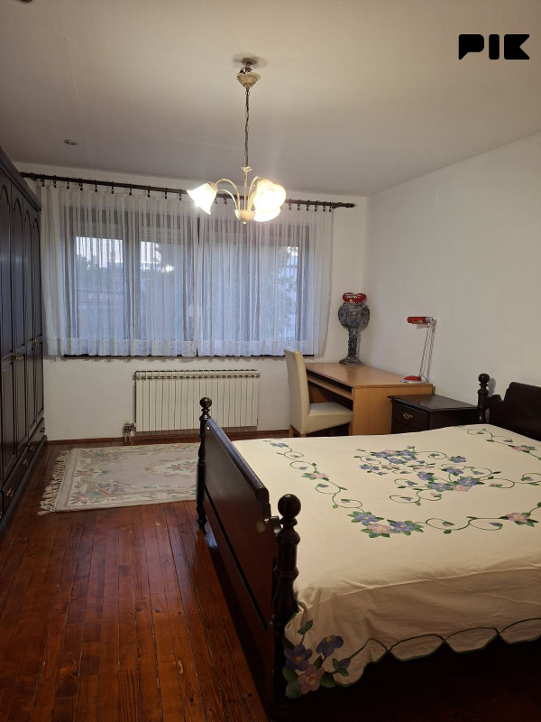 KOMFORAN I NAMJESTEN TROSOBAN STAN U CENTRU SARAJEVA 90m2 21