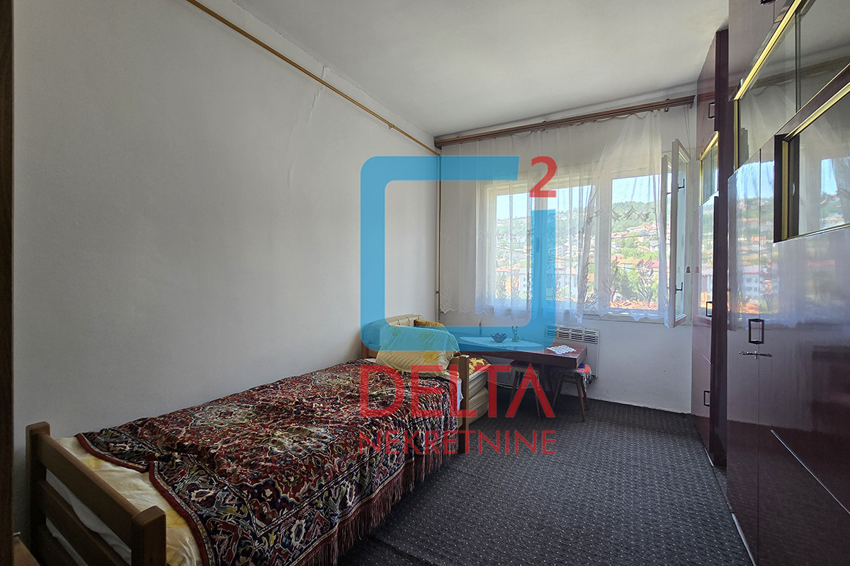 Dvospratna kuća /garaža/na parceli 402m2/ Pofalići / N. Sarajevo 4