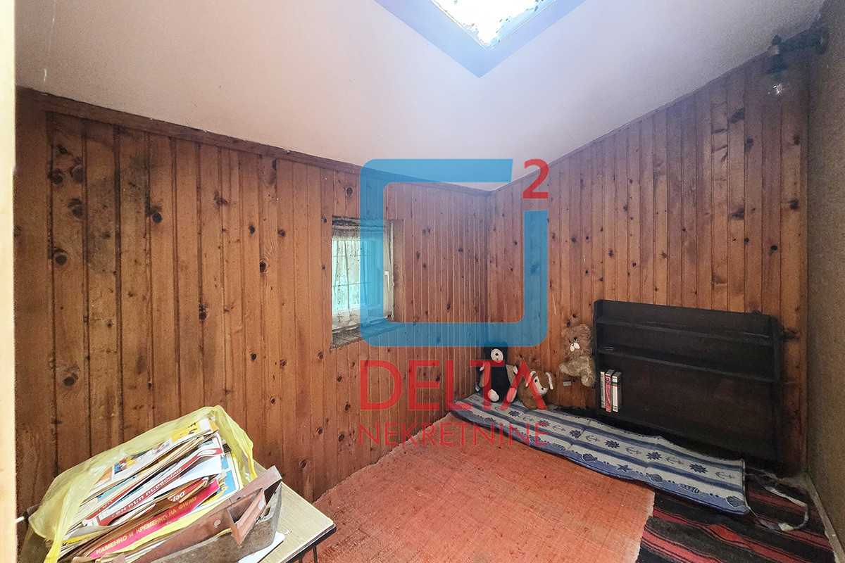 Dvospratna kuća /garaža/na parceli 402m2/ Pofalići / N. Sarajevo 12