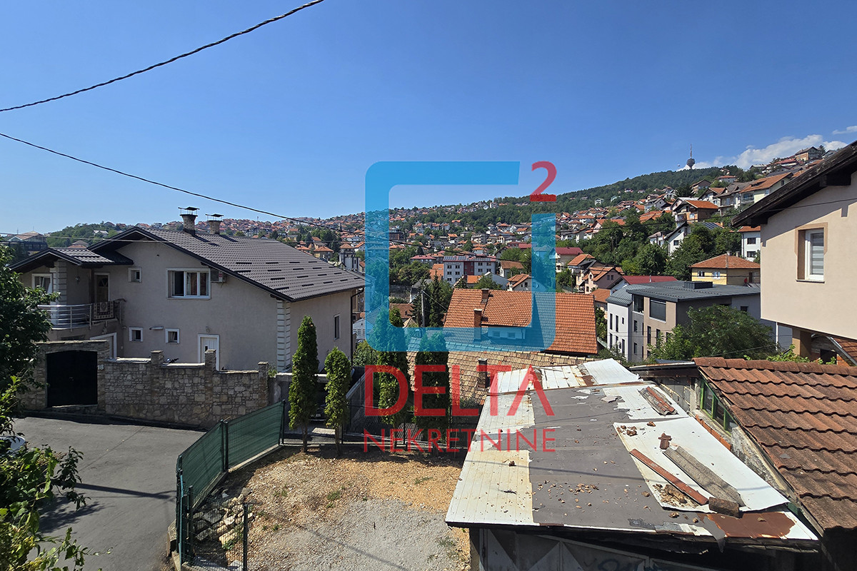 Dvospratna kuća /garaža/na parceli 402m2/ Pofalići / N. Sarajevo 14