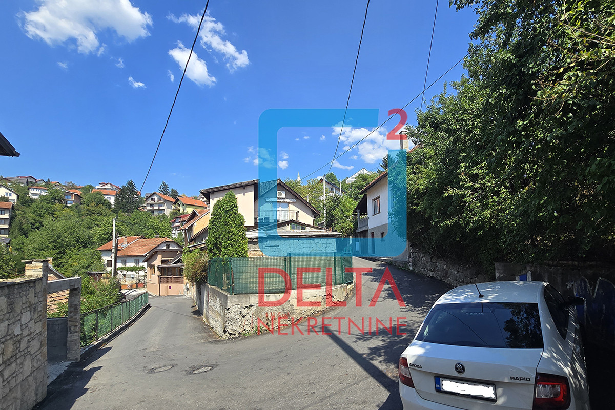Dvospratna kuća /garaža/na parceli 402m2/ Pofalići / N. Sarajevo 24