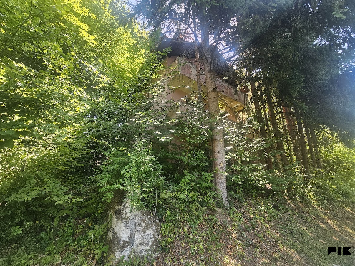 Vikendica sa zemljištem / Kobiljača 5