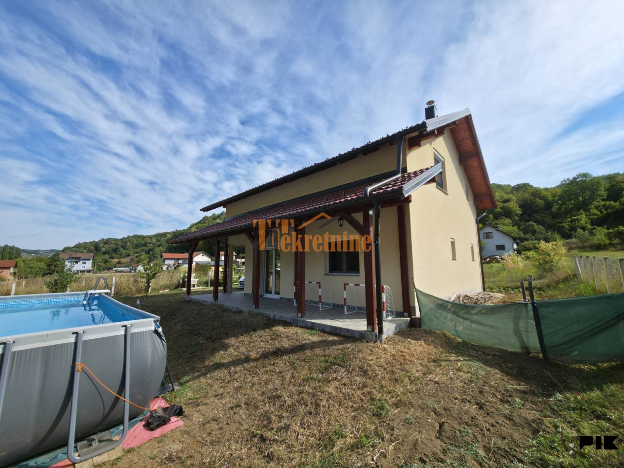Stambeni objekat 126m2 na placu od 1079m2 - Jagare 16