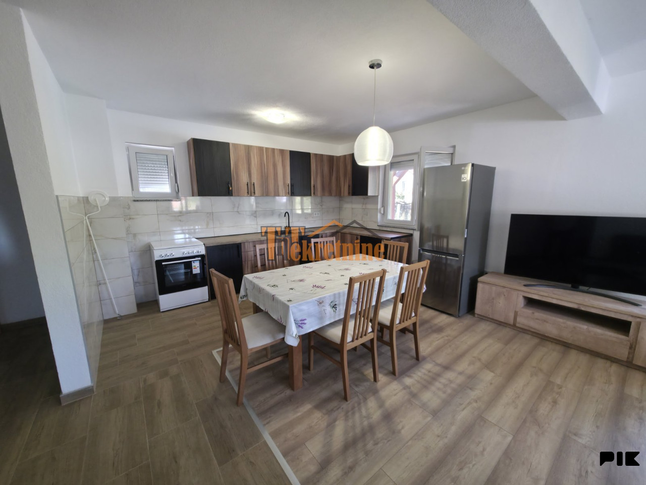 Stambeni objekat 126m2 na placu od 1079m2 - Jagare 6