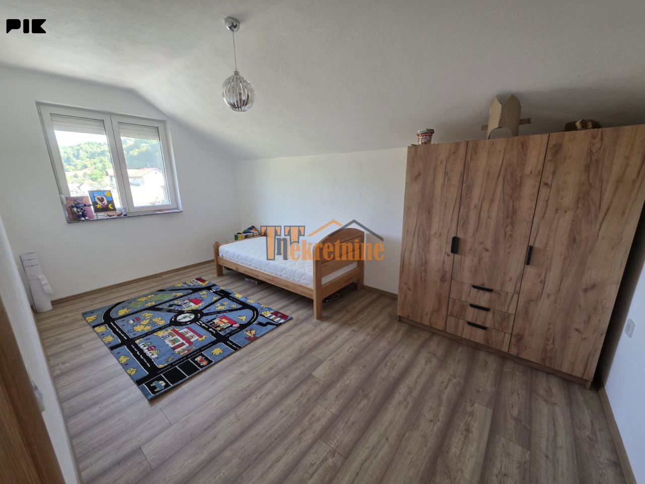 Stambeni objekat 126m2 na placu od 1079m2 - Jagare 10