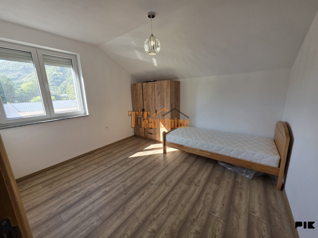 Stambeni objekat 126m2 na placu od 1079m2 - Jagare 12