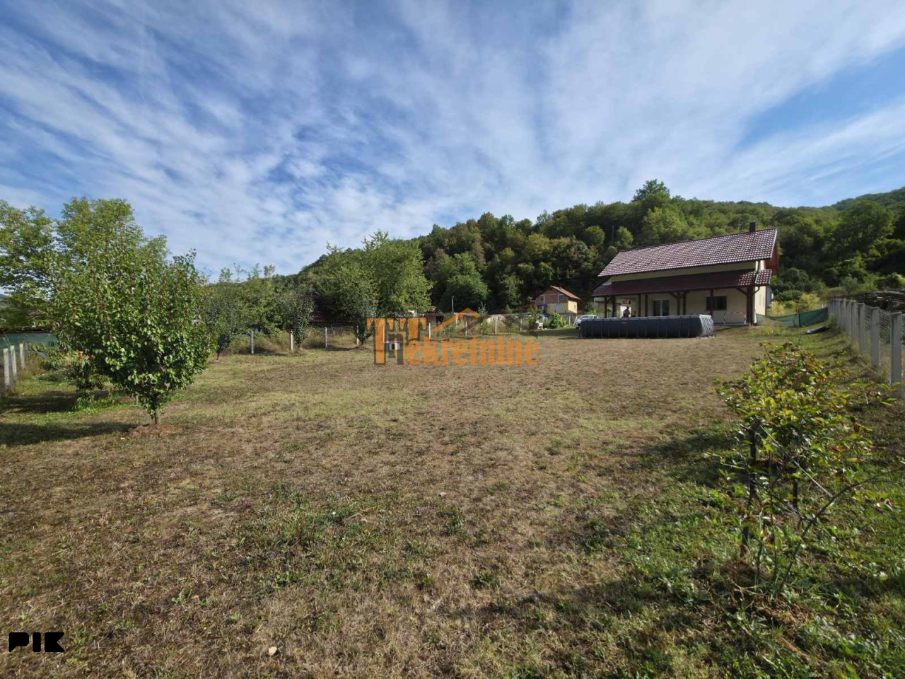 Stambeni objekat 126m2 na placu od 1079m2 - Jagare 18