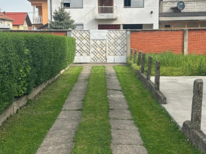 Prostrana kuća na odličnoj lokaciji-upit na broj telefona photo 5