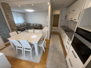 Grbavica četverosoban stanstan Novo Sarajevo 80m2 + 5m2 photo 2