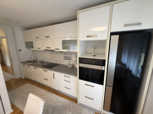 Grbavica četverosoban stanstan Novo Sarajevo 80m2 + 5m2 photo 4
