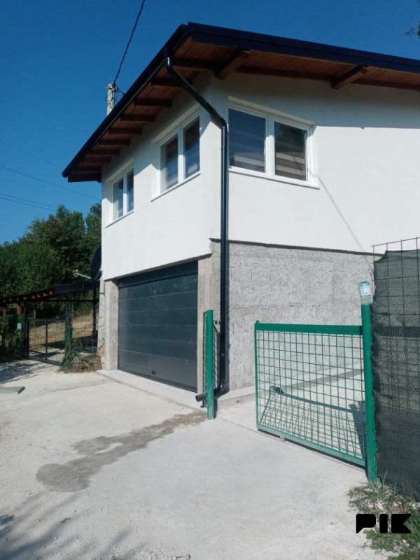 Vikend kuca u Zeniku Rakovica opcina Ilidža info 062604123 2