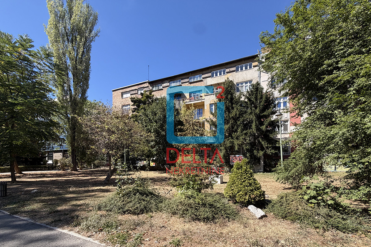 Luksuzan salonski stan na izuzetnoj lokaciji / 145 M2 / Centar 21