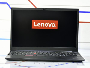 Laptop: -Lenovo Thinkpad E15-