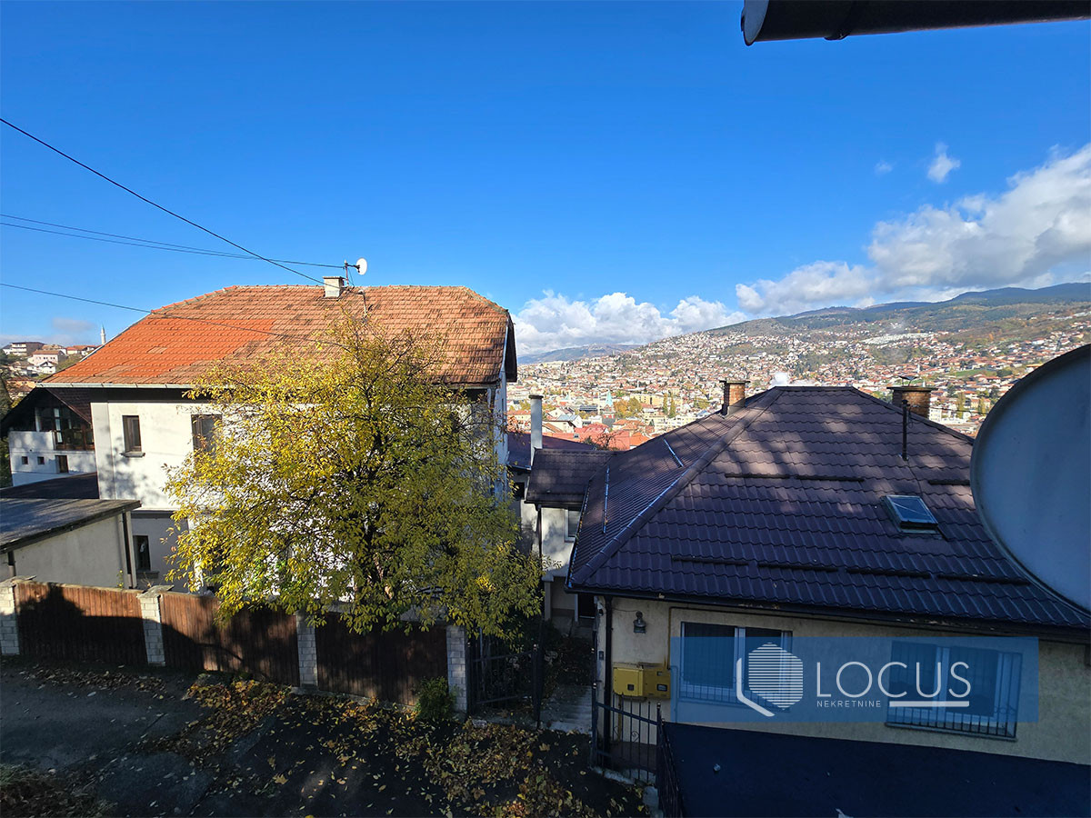 LOCUS: Kuća sa četiri stana, ul. Garaplina, Bistrik 19
