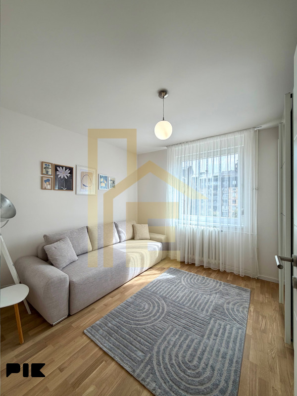 Iznajmljujemo LUX trosoban stan u Centru grada 22