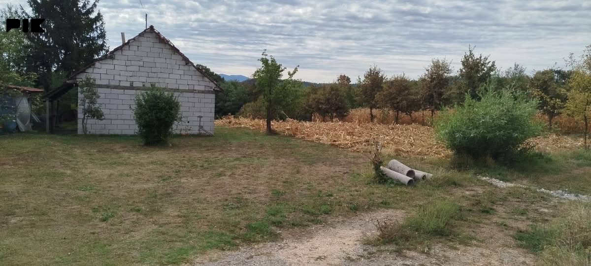 Zemljište / plac sa objektom