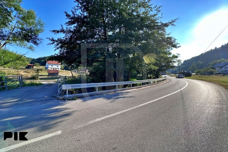 Manje zemljište sa asfaltnim pristupom, Pendičići, Trnovo, (FBiH)
