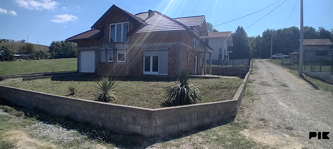 Prizemnica sa potkrovljem 120m2