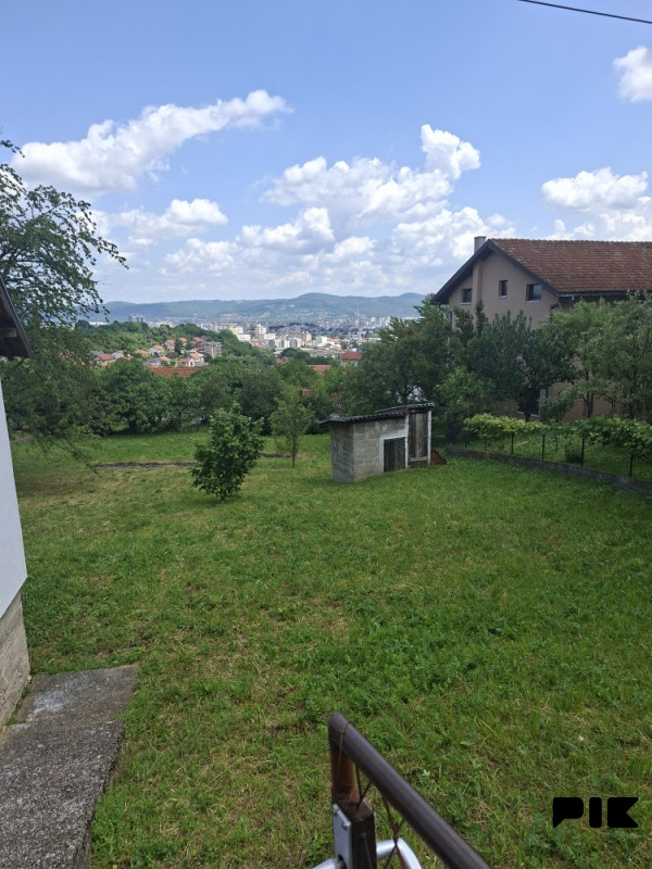 Kuća sa prostranim placem 1000 m2, Hisete, BL 4