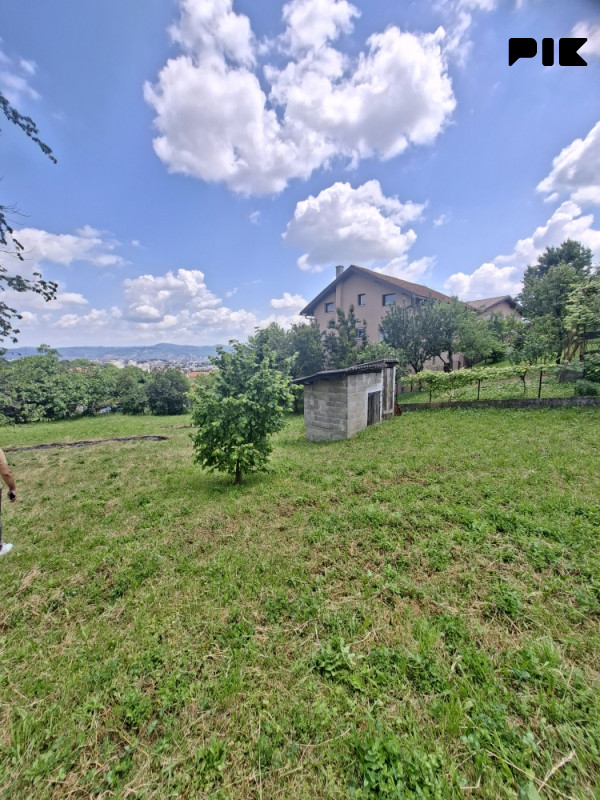 Kuća sa prostranim placem 1000 m2, Hisete, BL 8