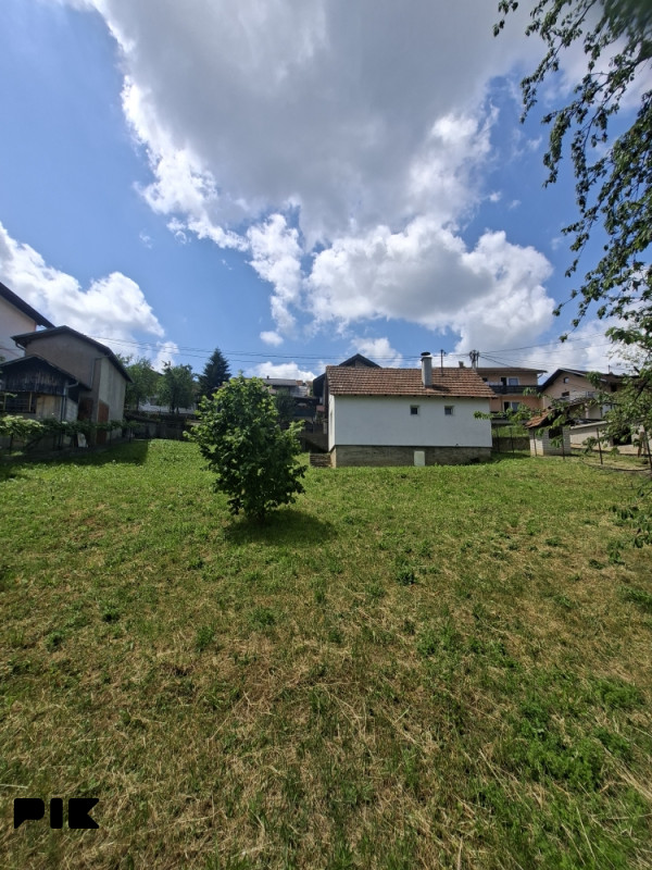 Kuća sa prostranim placem 1000 m2, Hisete, BL 6