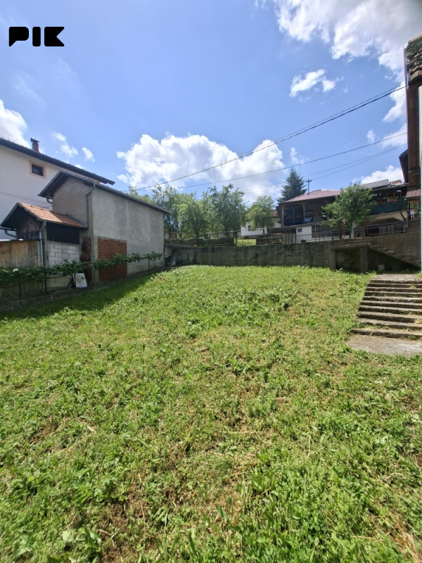 Kuća sa prostranim placem 1000 m2, Hisete, BL 14