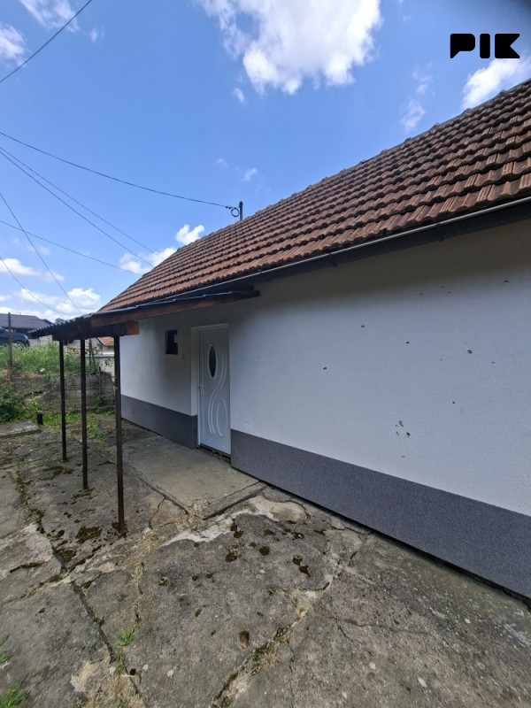 Kuća sa prostranim placem 1000 m2, Hisete, BL 17