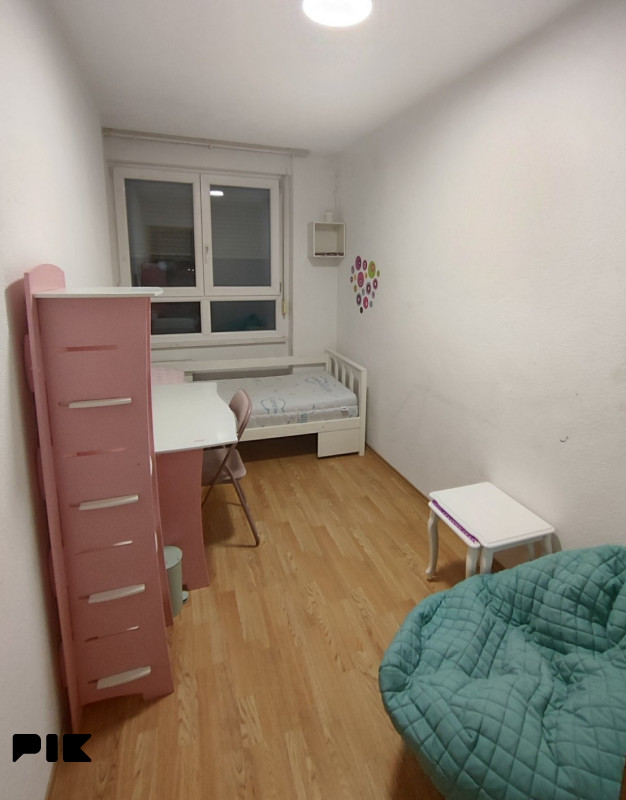Na prodaju trosoban stan Bulevar, Tuzla 2