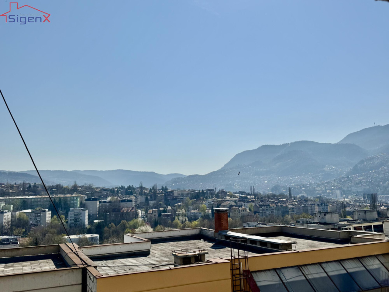 CIGLANE/ČETVEROSOBAN STAN/CENTAR/OSUNČAN/BALKON 7m2/2.sprat/88m2 3