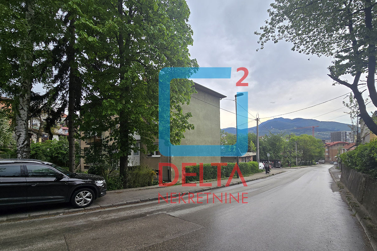 Adaptiran dvosoban (trosoban) stan / dva balkona / Pofalići 14