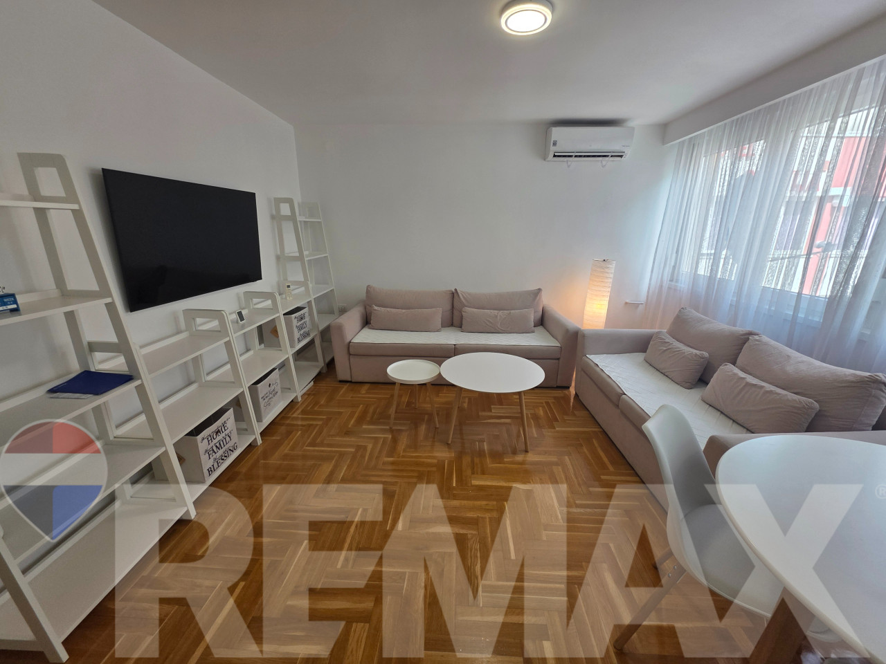 Odličan trosoban stan | Strogi centar | Parking mjesto| Renoviran