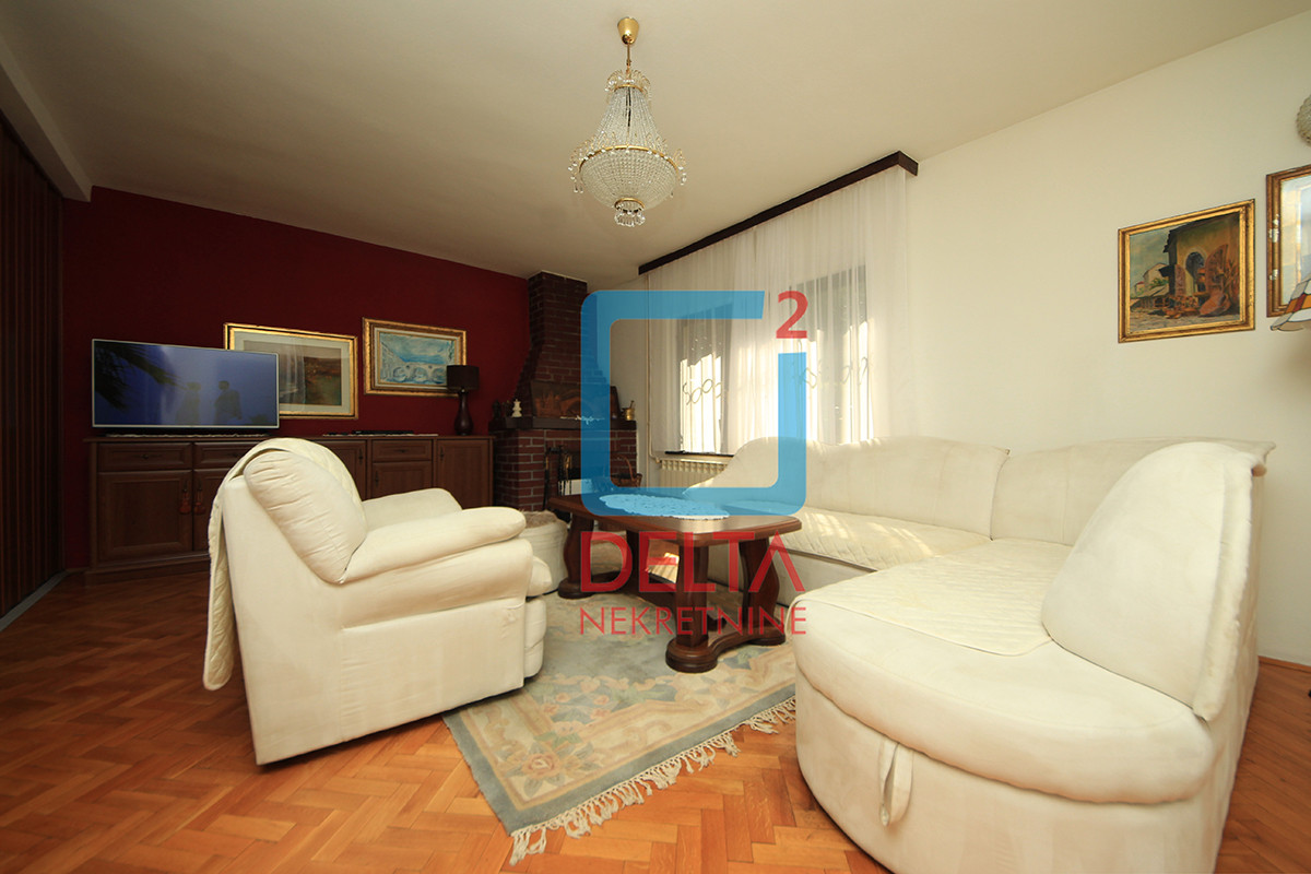 Kuća / 120m2 / Garaža / Parking mjesto / Radnička / Grbavica 3