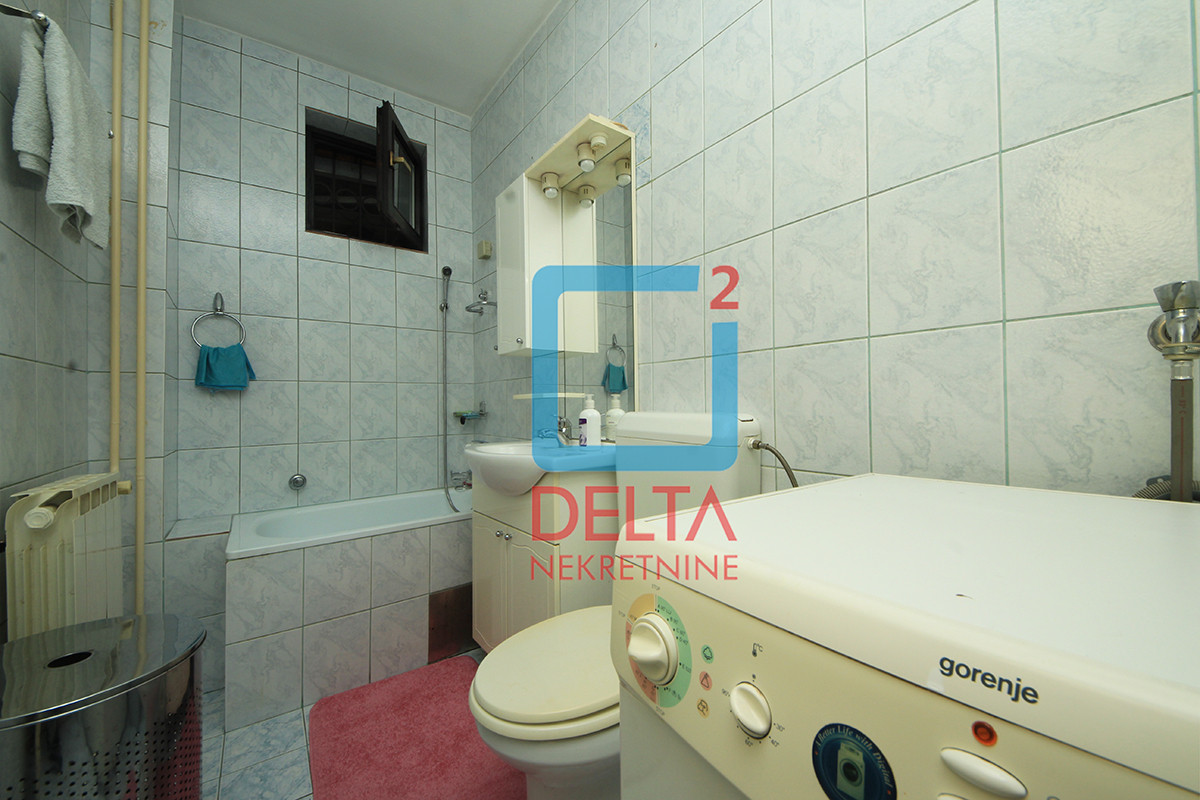 Kuća / 120m2 / Garaža / Parking mjesto / Radnička / Grbavica 8