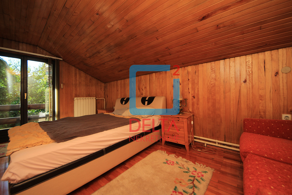Kuća / 120m2 / Garaža / Parking mjesto / Radnička / Grbavica 12