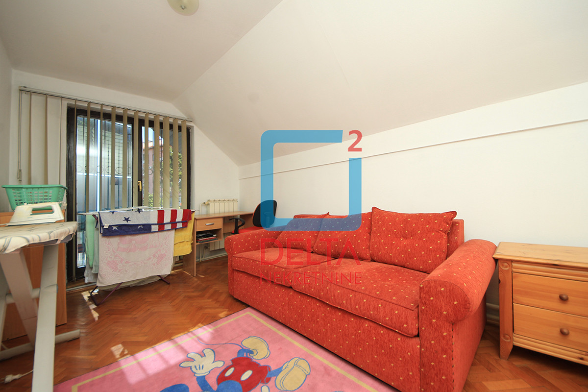 Kuća / 120m2 / Garaža / Parking mjesto / Radnička / Grbavica 15