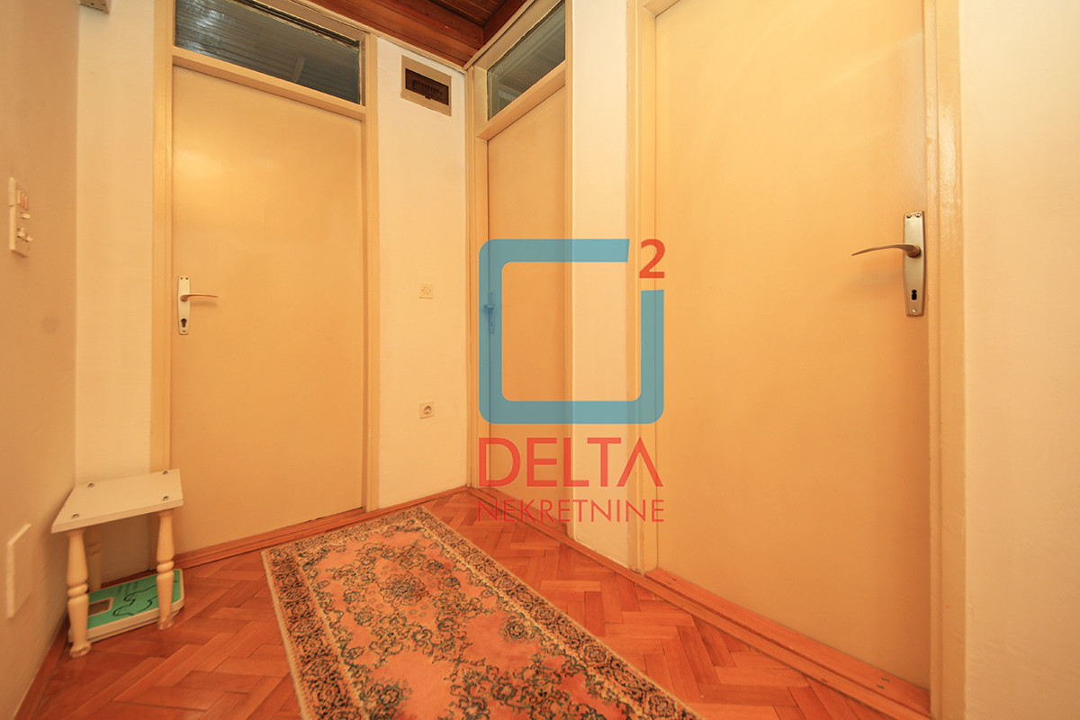 Kuća / 120m2 / Garaža / Parking mjesto / Radnička / Grbavica 17