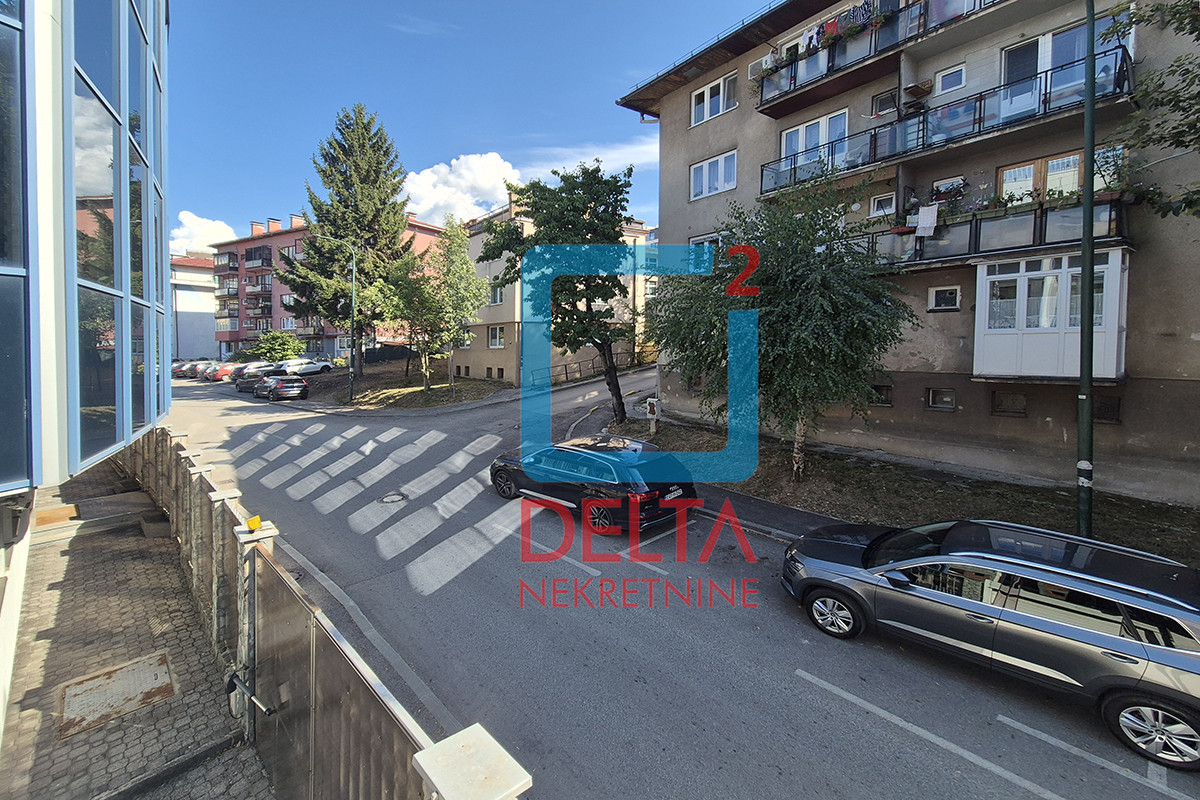 Kuća / 120m2 / Garaža / Parking mjesto / Radnička / Grbavica 19