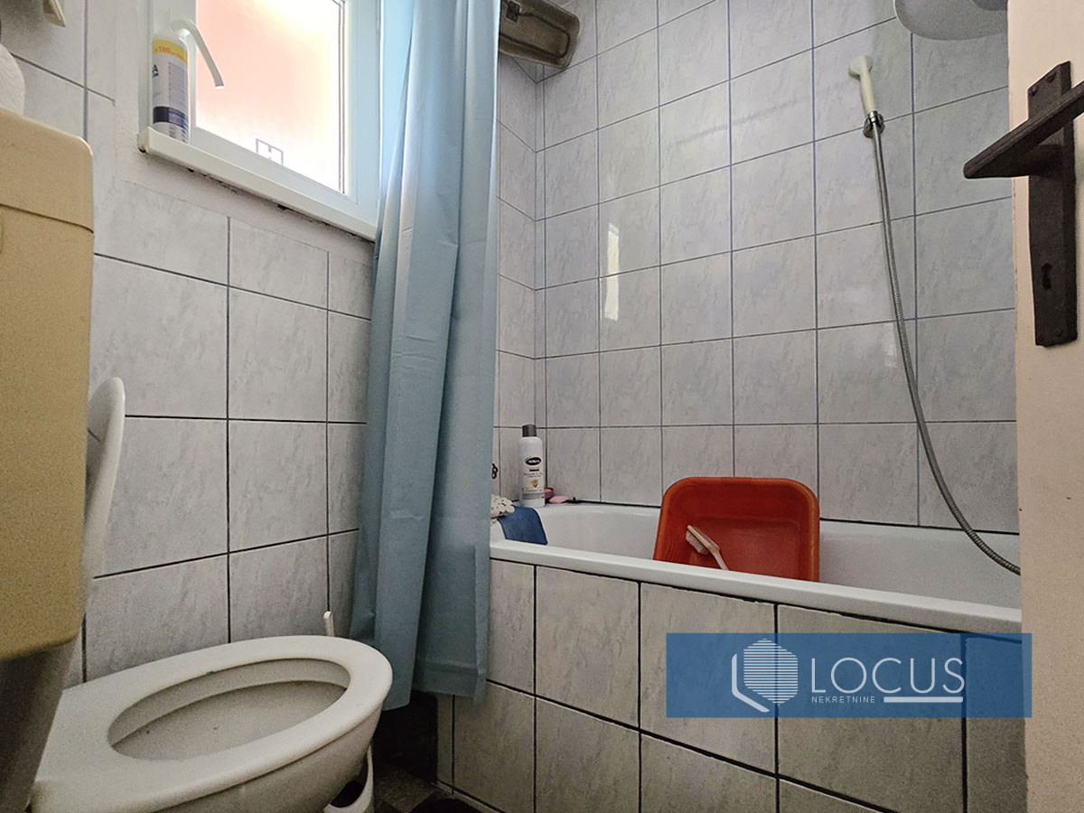 LOCUS prodaje: Kuća i dvorište, Soukbunar, Centar 10