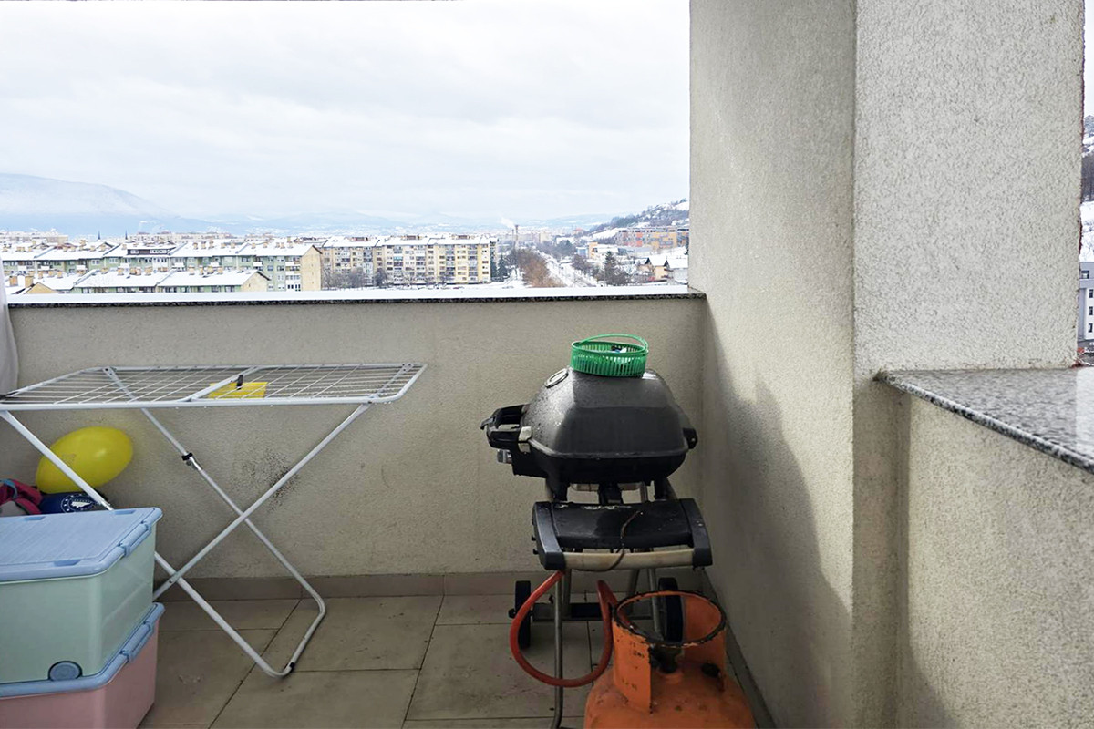 Namješten Penthouse trosoban stan / 91m2 / terasa 30m2 / Dobrinja 17
