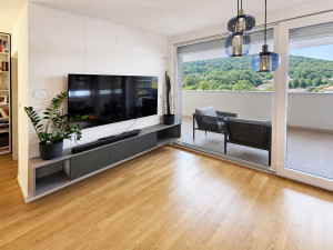 Namješten Penthouse trosoban stan / 91m2 / terasa 30m2 / Dobrinja photo 3