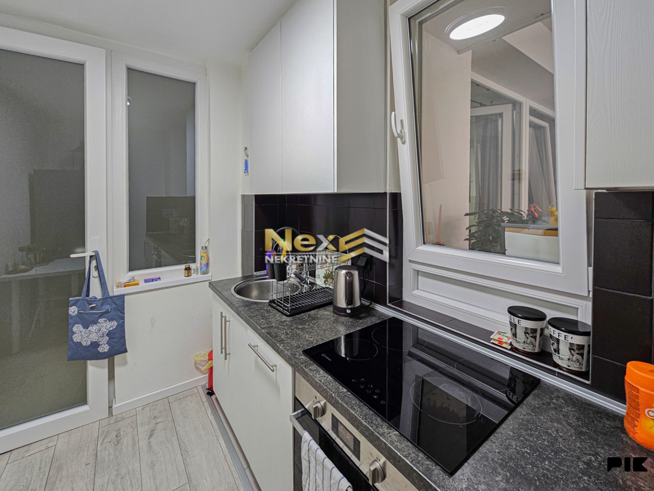 Renoviran trosoban stan Donje Ciglane/Centar 82,55 m2 12