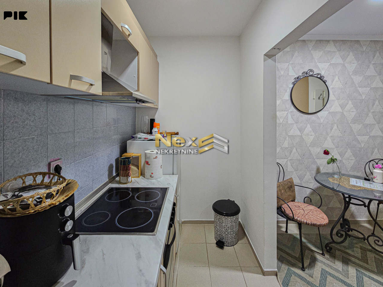 Renoviran trosoban stan Donje Ciglane/Centar 82,55 m2 18