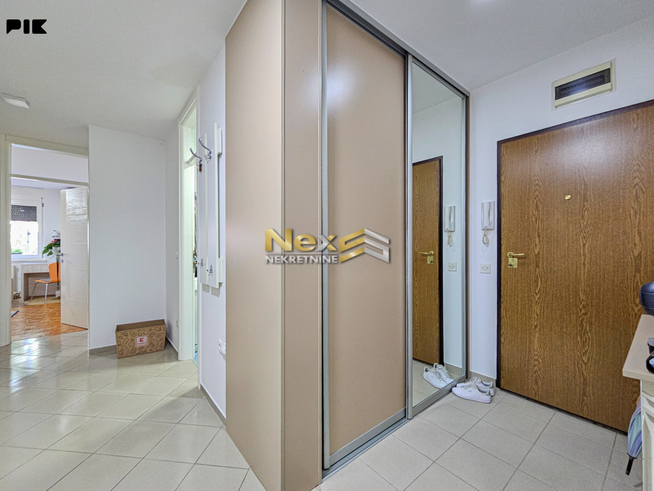 Renoviran trosoban stan Donje Ciglane/Centar 82,55 m2 16
