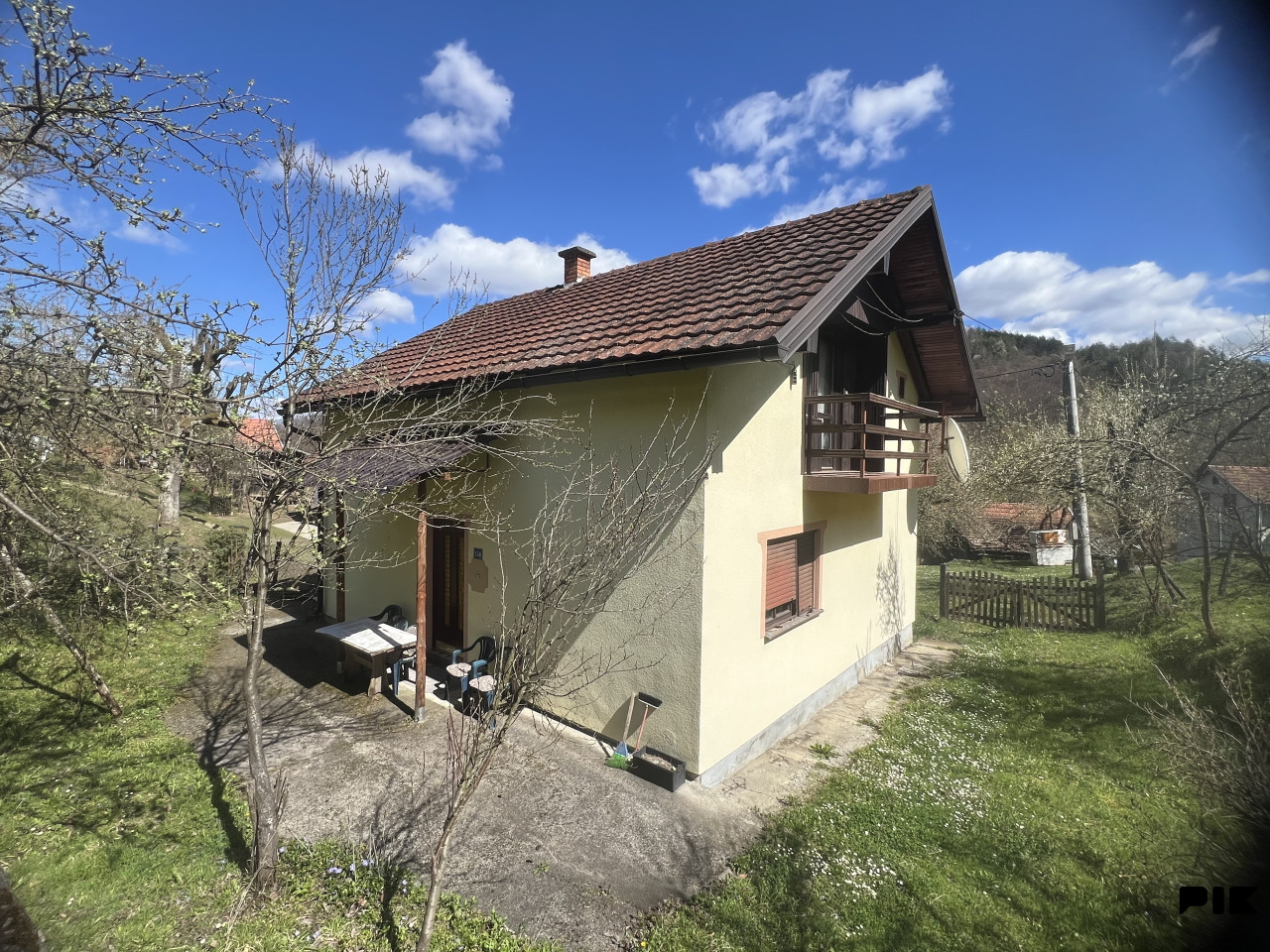 Prodajem kucu 15