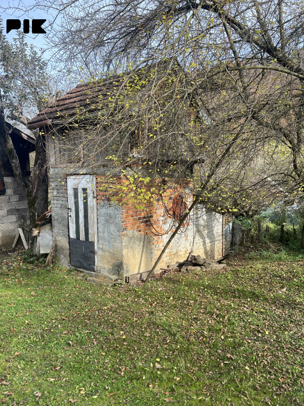 Prodajem kucu 18
