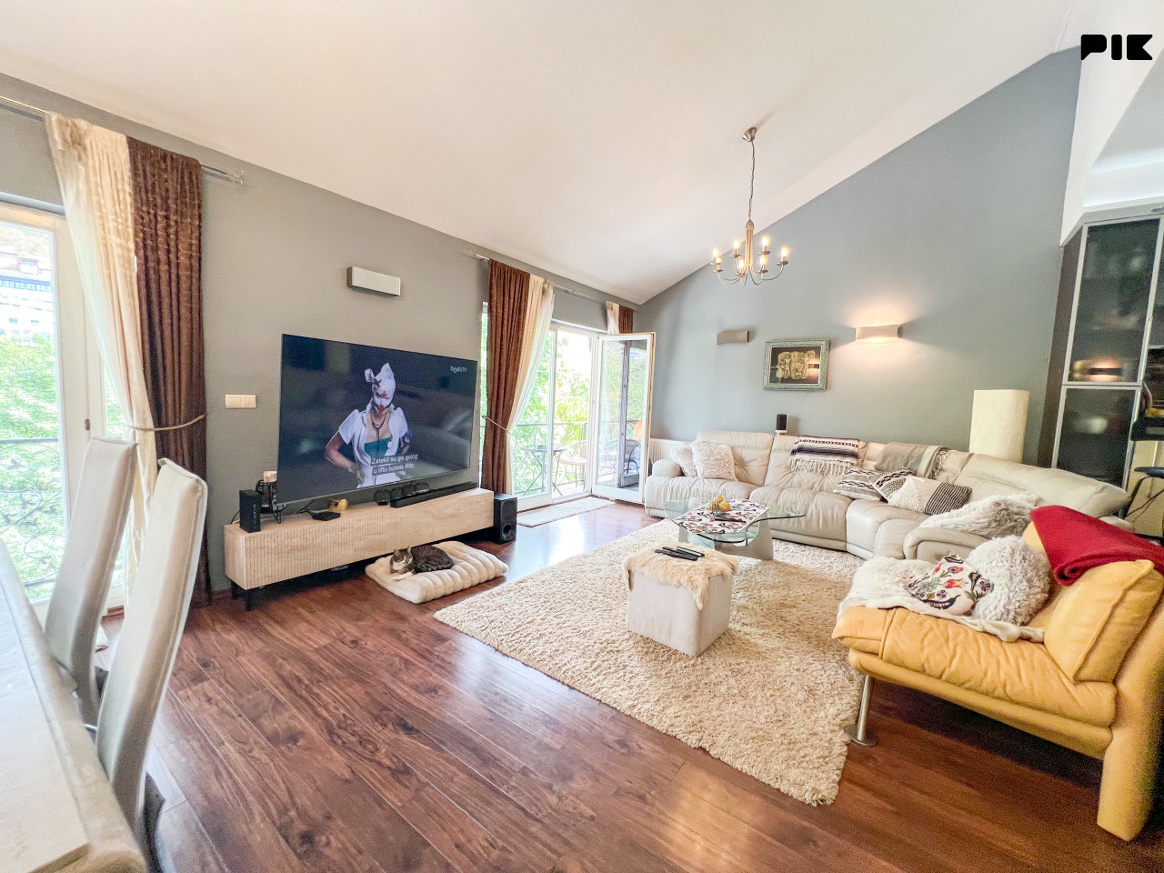 Kuća na 3 etaže 280m2 Alifakovac Stari Grad 2