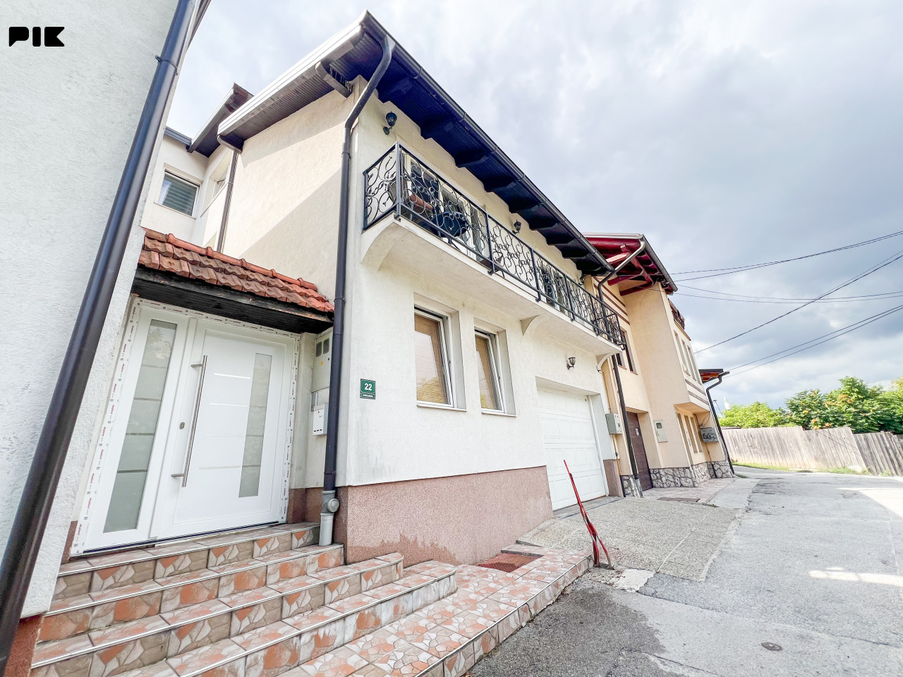 Kuća na 3 etaže 280m2 Alifakovac Stari Grad 23