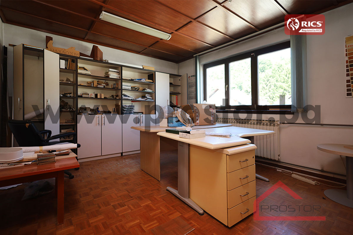 PROSTOR izdaje: Hala, 700m2, Lukavica 8
