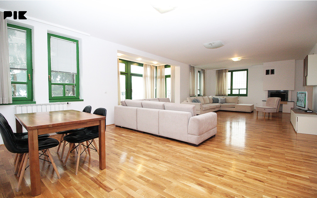 IZDAJE SE GRADSKA VILA 484 m2 - DVIJE STAMBENE JEDINICE  SARAJEVO 7