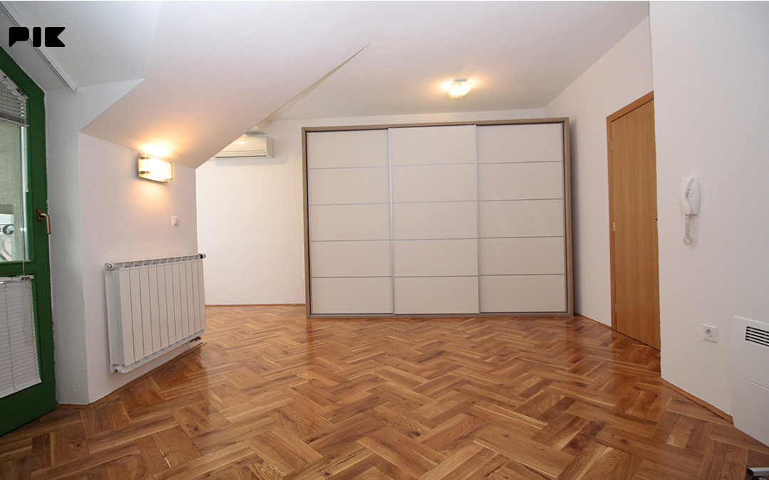 IZDAJE SE GRADSKA VILA 484 m2 - DVIJE STAMBENE JEDINICE  SARAJEVO 21